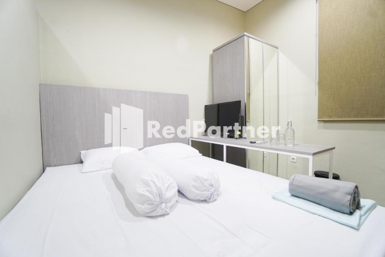 Gelong Guest House Syariah RedPartner Jakarta Bagian luar foto