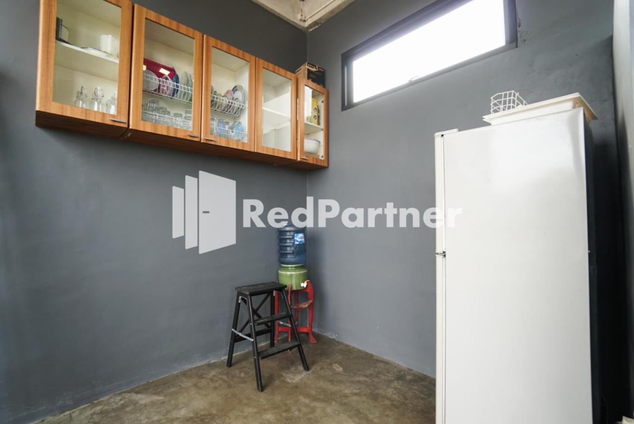Gelong Guest House Syariah RedPartner Jakarta Bagian luar foto