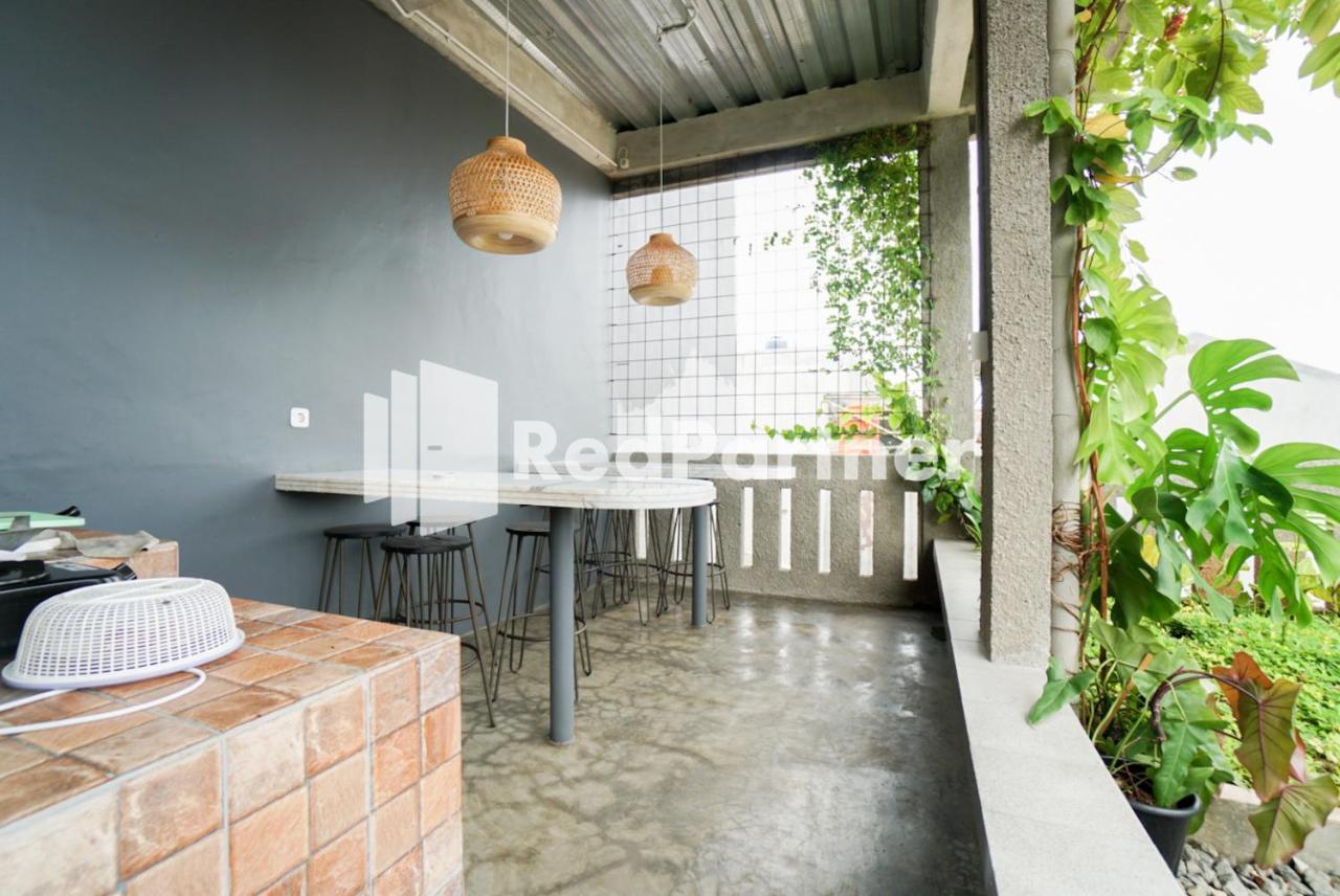Gelong Guest House Syariah RedPartner Jakarta Bagian luar foto