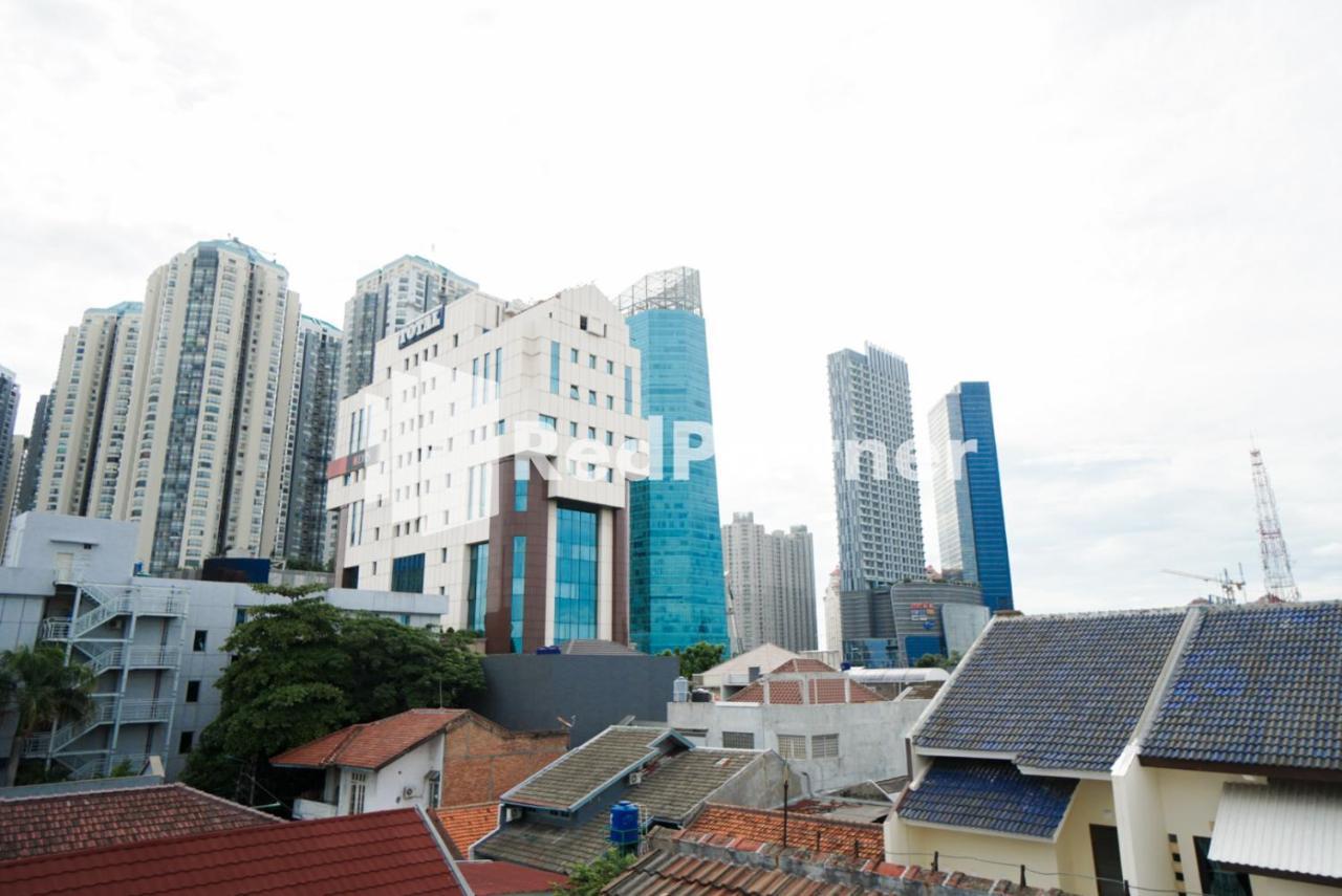 Gelong Guest House Syariah RedPartner Jakarta Bagian luar foto