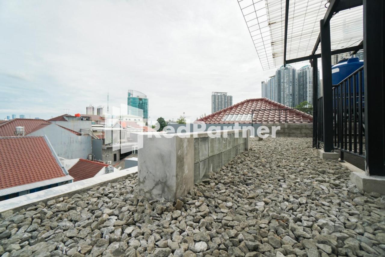 Gelong Guest House Syariah RedPartner Jakarta Bagian luar foto