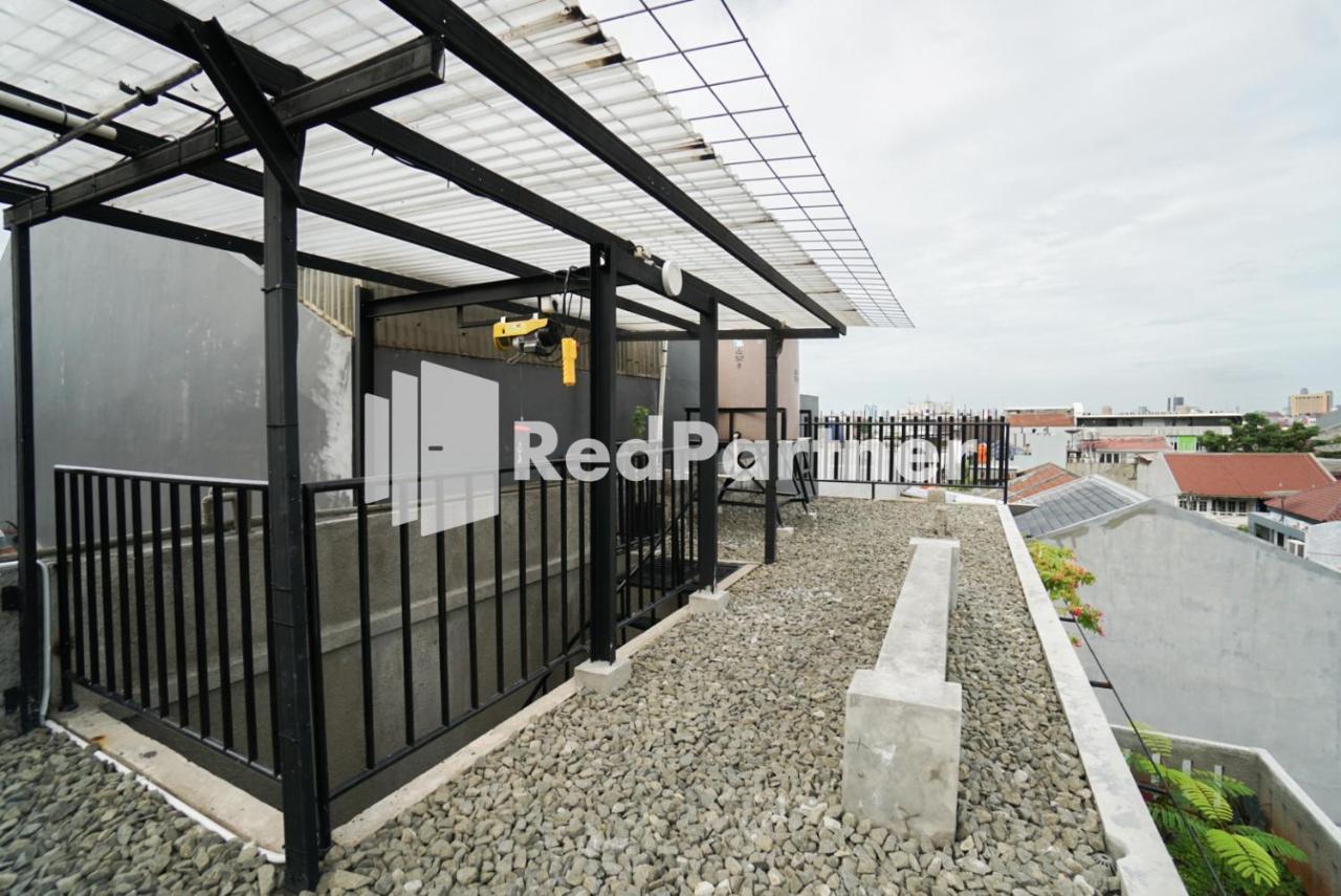 Gelong Guest House Syariah RedPartner Jakarta Bagian luar foto