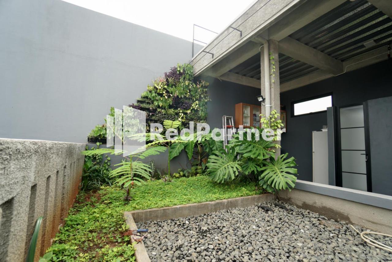 Gelong Guest House Syariah RedPartner Jakarta Bagian luar foto