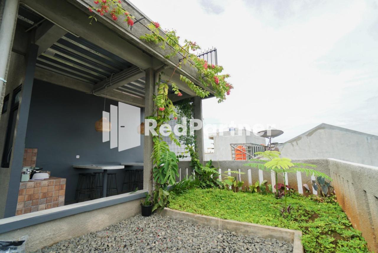 Gelong Guest House Syariah RedPartner Jakarta Bagian luar foto